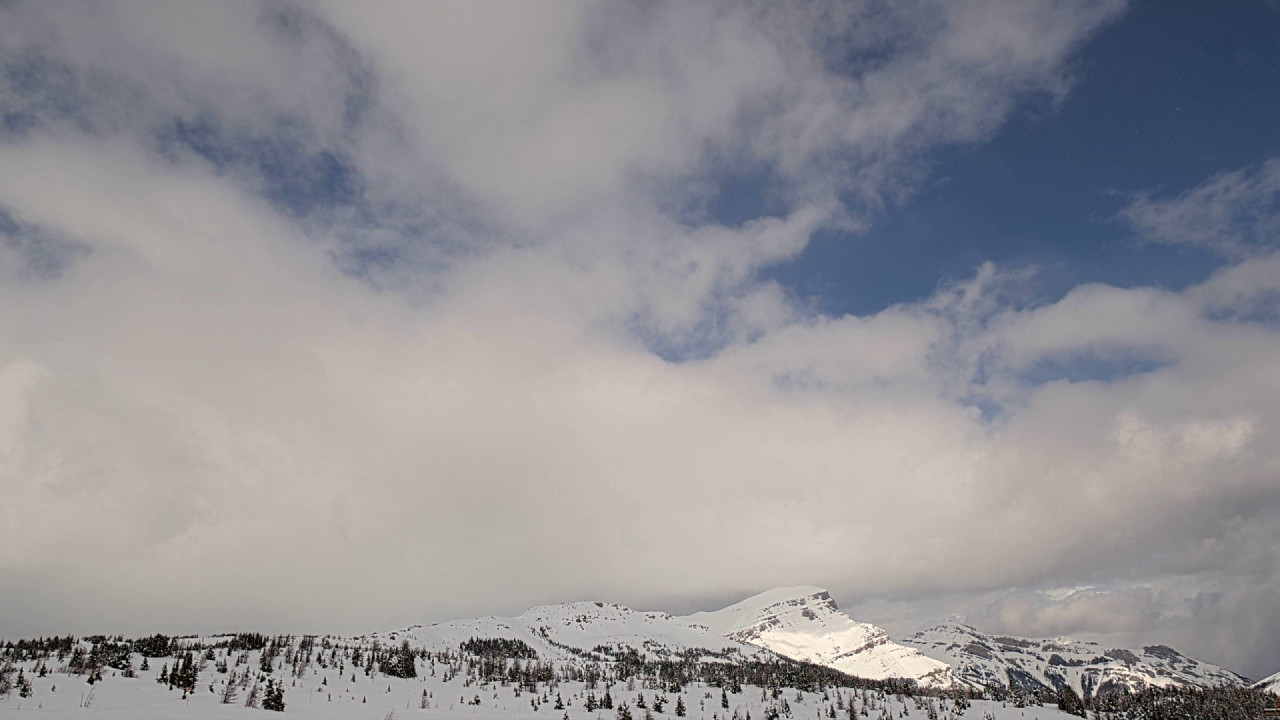 Aurora Cam | Sunshine Village cams